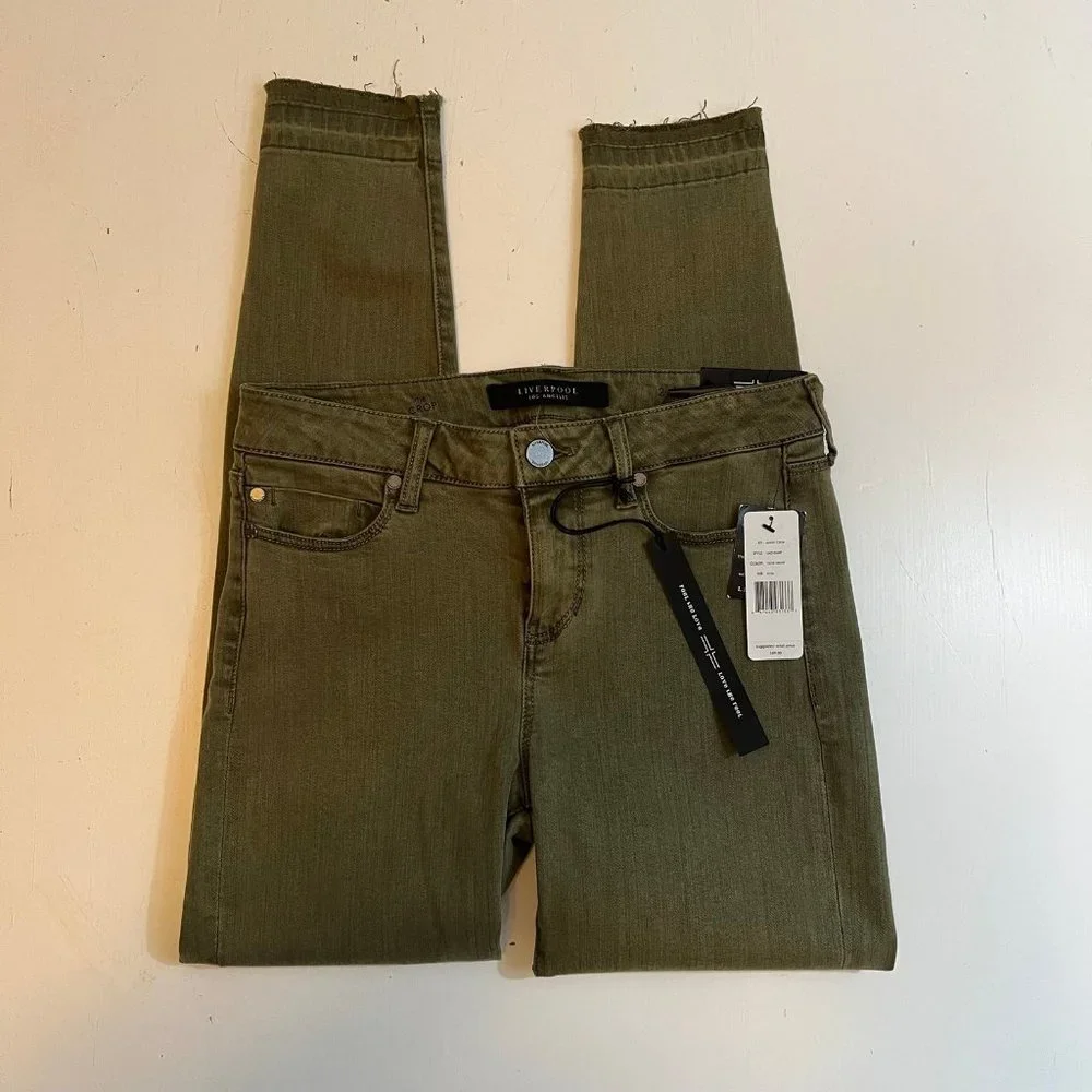 Liverpool Jeans Company Olive Avery Crop - Size 2/26 - Picture 1 of 9